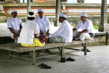 Budist rahipler Ulun Danu Tapınak