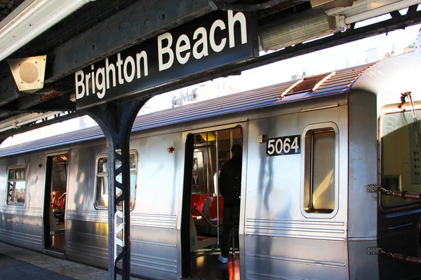 Brighton Beach Train Station di Brooklyn, New York — Stok Foto