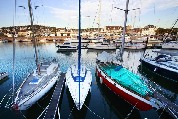 Boote in Deauville — Stockfoto