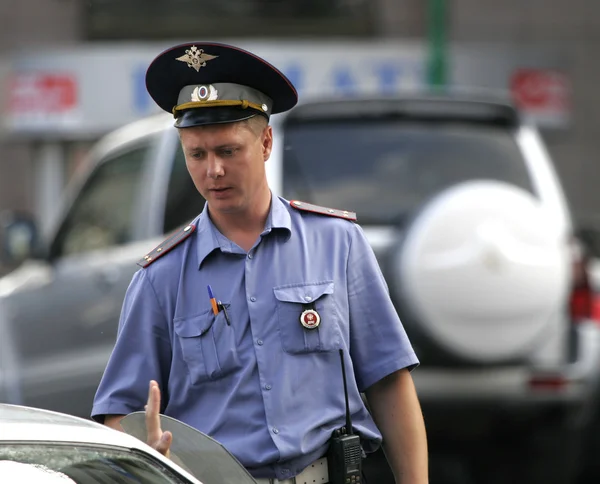 Russian policeman on street — Stock Photo, Image