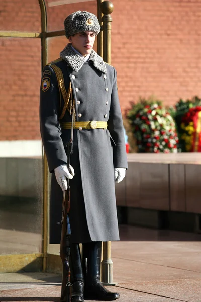 Soldaten i tjeneste. – stockfoto