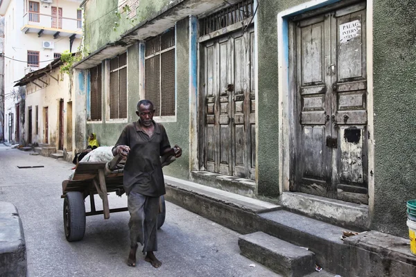 Afrikansk man i Stone Town, Zanzibar — Stockfoto