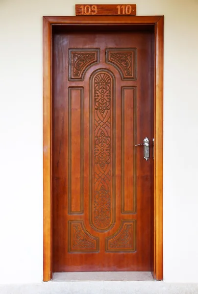 Puerta de madera vieja en Stone Town — Foto de Stock