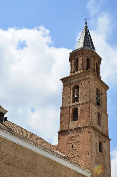 Kilise kulesi fondon, la alpujarra — Stok fotoğraf