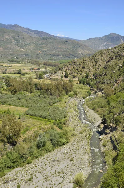 Floden Monachil i orgiva, la alpujarra, Spanien — Stockfoto