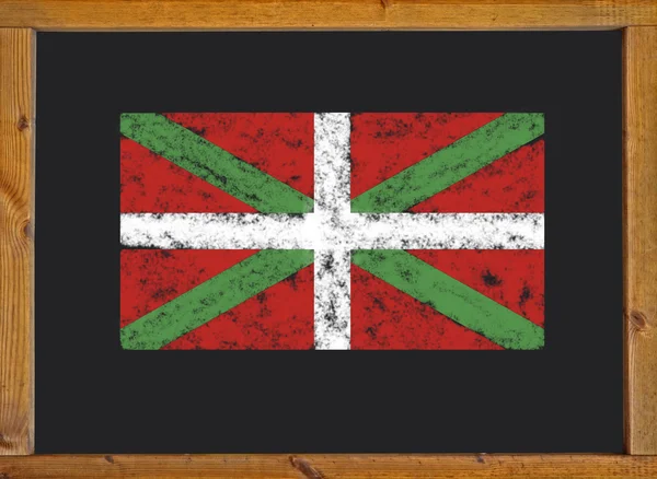 Flaggan för den autonoma regionen Baskien på en svart tavla — Stockfoto