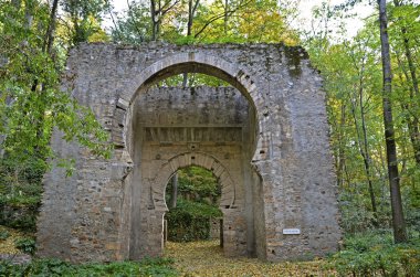 Kulaklarınızı veya kapı Bib Rambla Alhambra içinde Ark