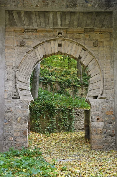 O arco das orelhas ou porta Bib Rambla em Alhambra — Fotografia de Stock