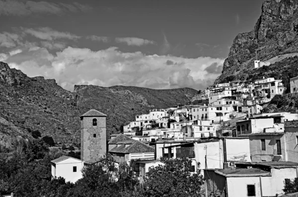 Přehled o malé maurské vesnice v oblasti La Alpujarra — Stock fotografie