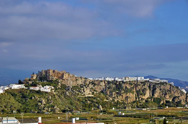 The castle and white houses in the Spanish town of Salobrena, Andalusia — Stock fotografie