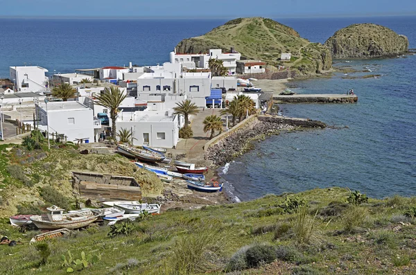 Piccolo villaggio di pescatori sul Mediterraneo, Spagna — Foto Stock