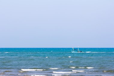 Tay küçük balıkçı teknesi .