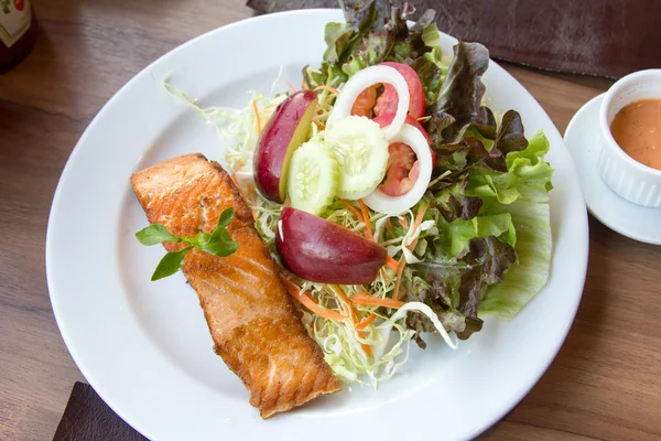 Zalm vissen biefstuk. — Stockfoto