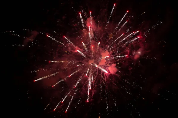 Esplosione Rossa Fuochi Artificio Con Fumo Bokeh Sfondo Nero — Foto Stock