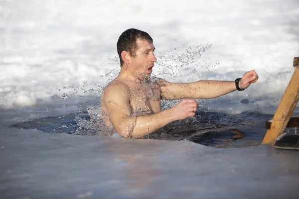 Man Plunges Ice Hole Winter Festival Baptism Jesus Man Swims — Stock Photo, Image