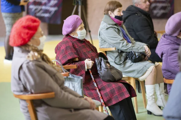 Hviterussland Byen Gomil April 2021 Møteklubb Eldre Gruppe Eldre Med – stockfoto