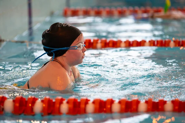 Niño Atleta Nada Piscina Sección Natación — Foto de Stock