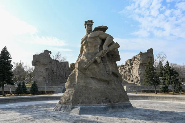 Volgograd ロシア 2021年4月10日 Mamayev Kurganの死の記念碑に立つ ママエフ クルガン 1942年9月からスタリングラードの戦い — ストック写真