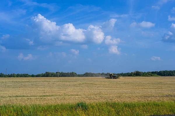 Ulyanovsk Rusland Augustus 2021 Oogstmachine Tijdens Het Oogsten Landbouwmachines — Stockfoto