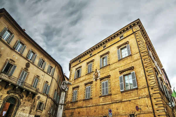 Piazza di Postierla Sienassa — kuvapankkivalokuva