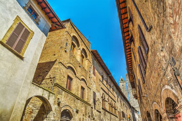 Stará ulice v San Gimignano — Stock fotografie