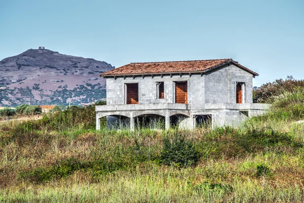 Niedokończony dom na wsi — Zdjęcie stockowe
