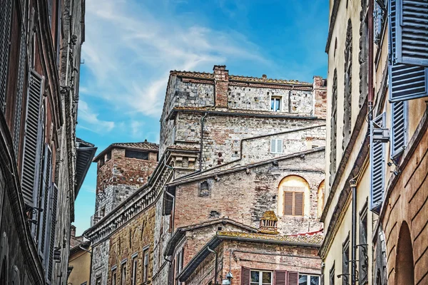 Antiikki rakennuksia Siena — kuvapankkivalokuva