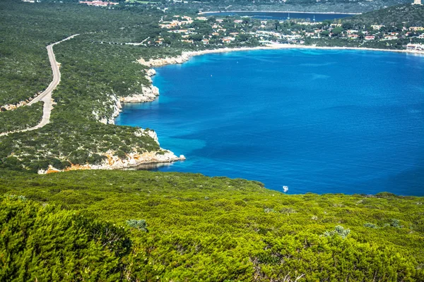 Porto Conte baai op een zonnige dag — Stockfoto