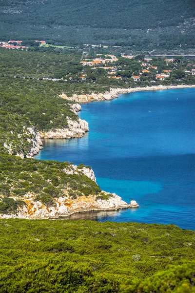 Mar azul na baía de Porto Conte — Fotografia de Stock