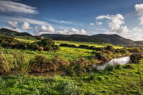 Sardiska landsbygden vid solnedgången — Stockfoto