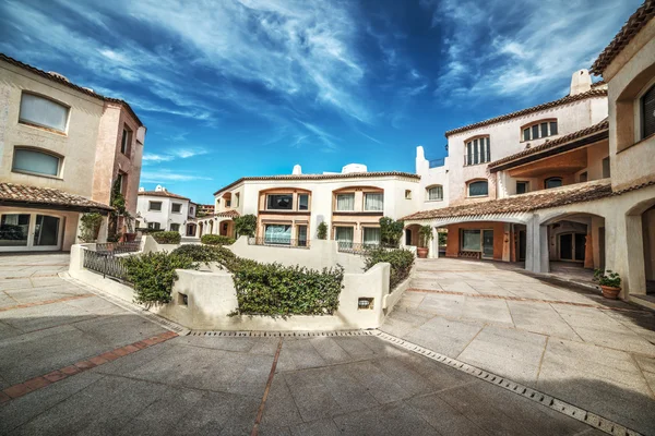 Porto Cervo Sardunya bir bulutlu gökyüzü altında