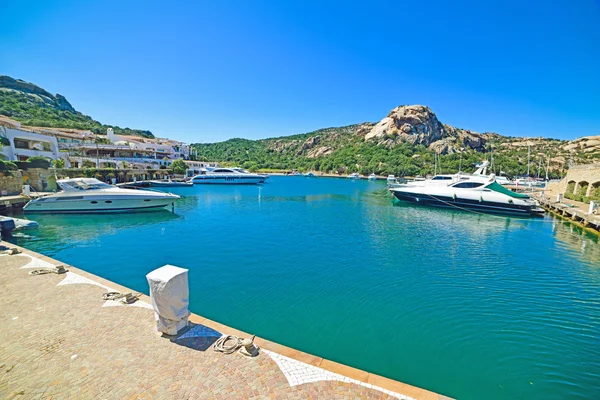 Poltu Quatu, Sardunya tekneler