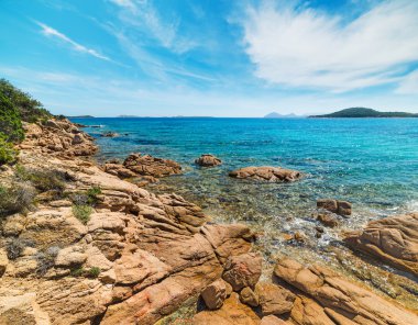 Liscia Ruja kayalık sahil