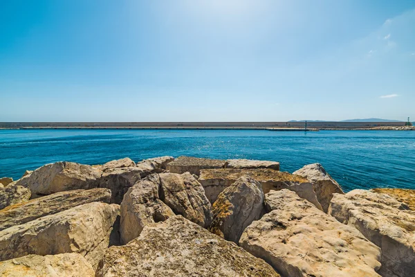 Quebra-mar no porto de Alghero — Fotografia de Stock