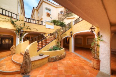 Porto Cervo renkli merdiven