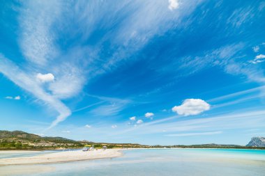 Lu Impostu plaj üzerinde bulutlu gökyüzü