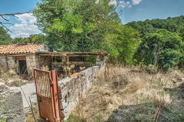 Sardinya terk edilmiş çiftlik