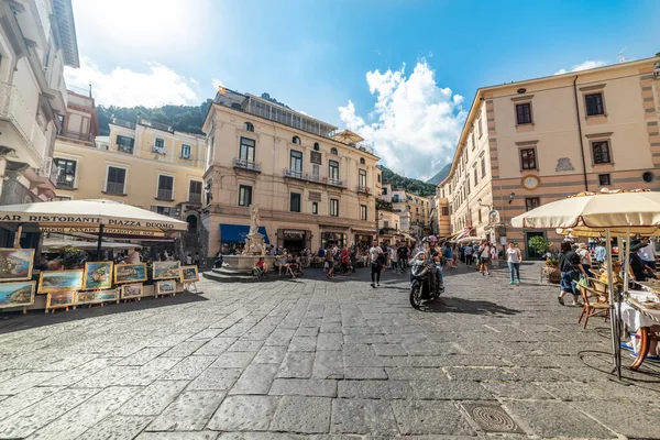 Amalfi Ita Maja 2018 Miasto Placu Duomo Słoneczny Dzień — Zdjęcie stockowe