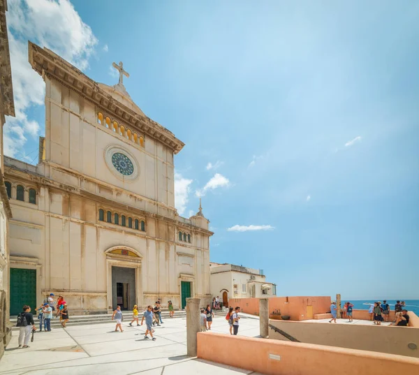 Positano Itália Maio 2018 Pessoas Praça Santa Maria Dell Assunta — Fotografia de Stock