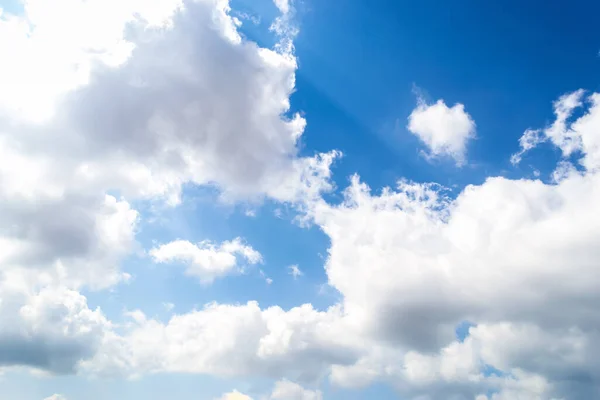 Ciel Bleu Avec Nuages Blancs Mous Printemps — Photo