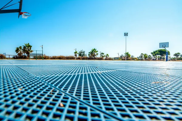 Quadra Basquete Livre Sob Céu Azul Cagliari Sardenha Itália — Fotografia de Stock