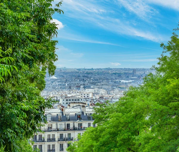 パリの街並みの青い空 フランス — ストック写真