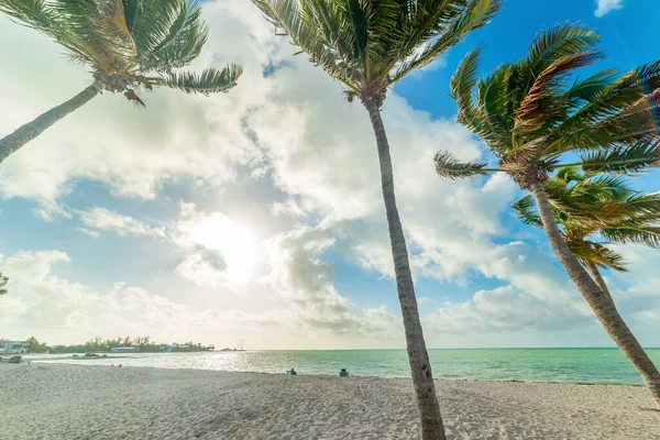 Cielo Nublado Sobre Playa Maratón Amanecer Llaves Florida — Foto de Stock