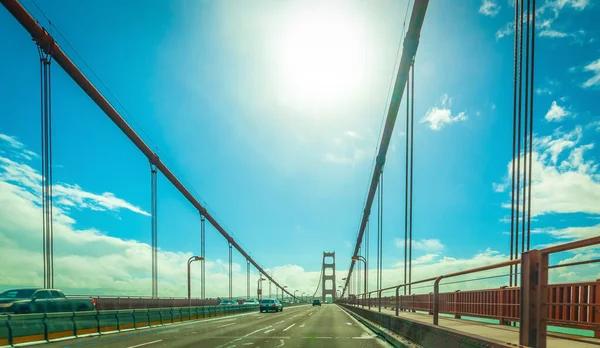 Driving World Famous Golden Gate Bridge Shining Sun San Francisco — Foto de Stock