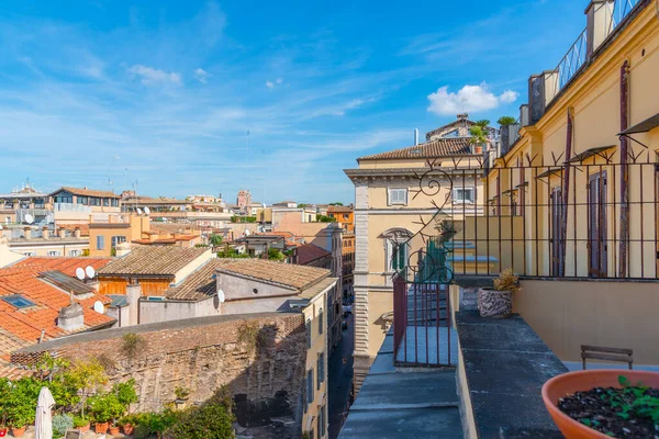 Roma Şehir Merkezinde Mavi Gökyüzünün Altında Talya Resim Gibi Bir — Stok fotoğraf