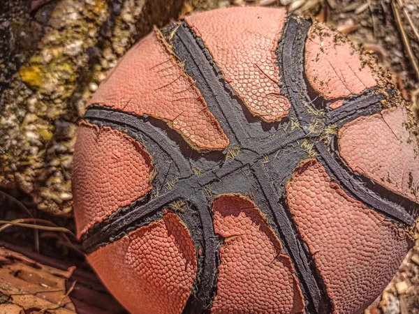 Yukarıdan Görülen Çok Eski Bir Basketbol Topuna Yaklaş — Stok fotoğraf