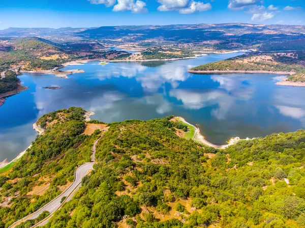 Vista Aérea Vegetação Verde Costa Lago Temo Sardenha Itália — Fotografia de Stock