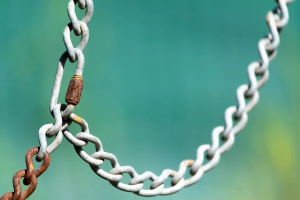Close Metal Chain Green Background — Stock Photo, Image
