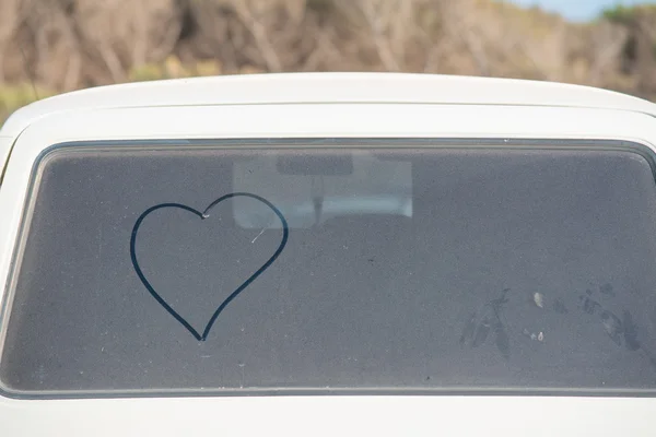 Corazón en la ventana — Foto de Stock