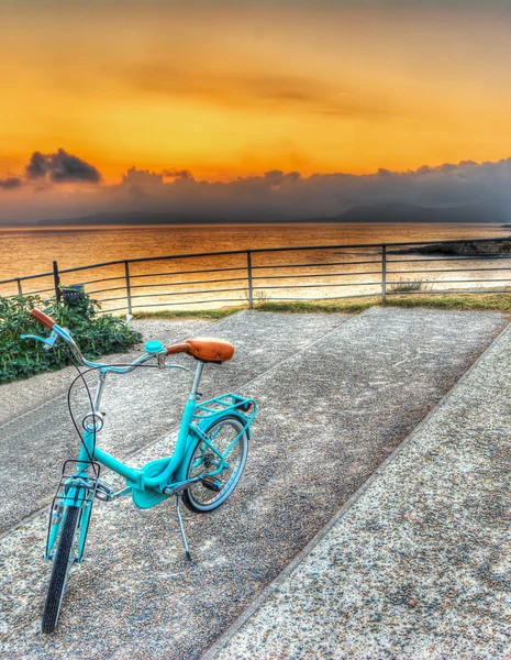 Bicycle at dusk — Stock Photo, Image